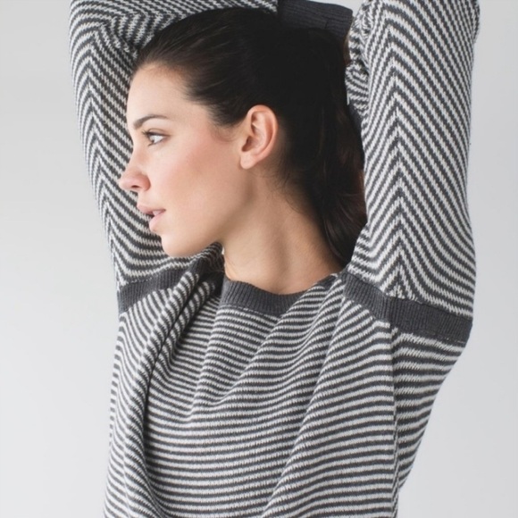 Lululemon Devi Crew Sweater Heathered Dark Grey / Heathered Light Grey | Size 8 - Picture 8 of 12